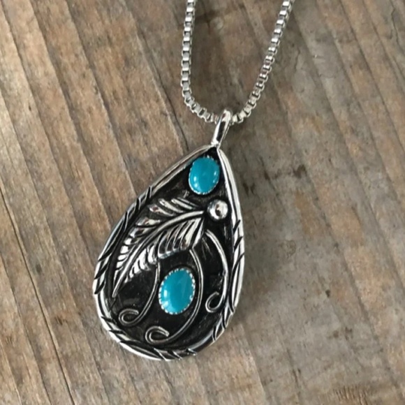Native American Style  Teardrop Synthetic Turquoise Leaf Pendant - Picture 3 of 3